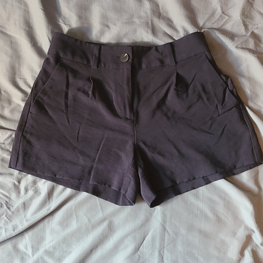 Loft navy pleated shorts